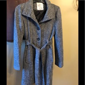 Lightweight tweed winter coat